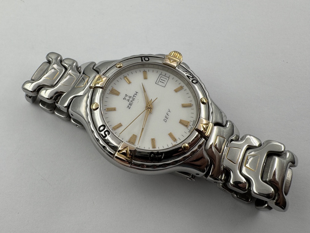 Vintage ZENITH Defy 08/59.2100.226 Date White Dial Quartz Cal 226 - 38 mm – Image 2