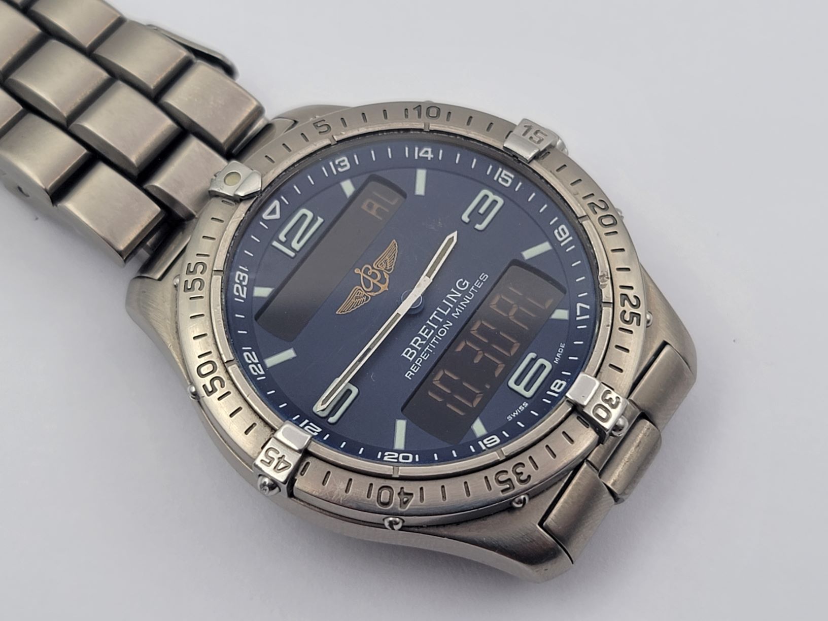 BREITLING Aerospace E65062 Repetition Minutes Blue Dial Quartz - Titanium 40 mm – Image 3
