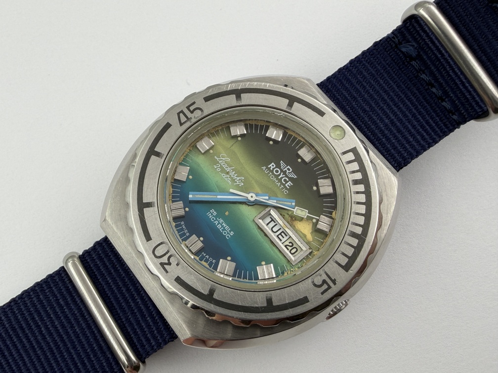 Vintage ROYCE Leadership Automatic Diver 20 ATM Cal AS 2066 Degrade Dial - 43 mm – Image 2