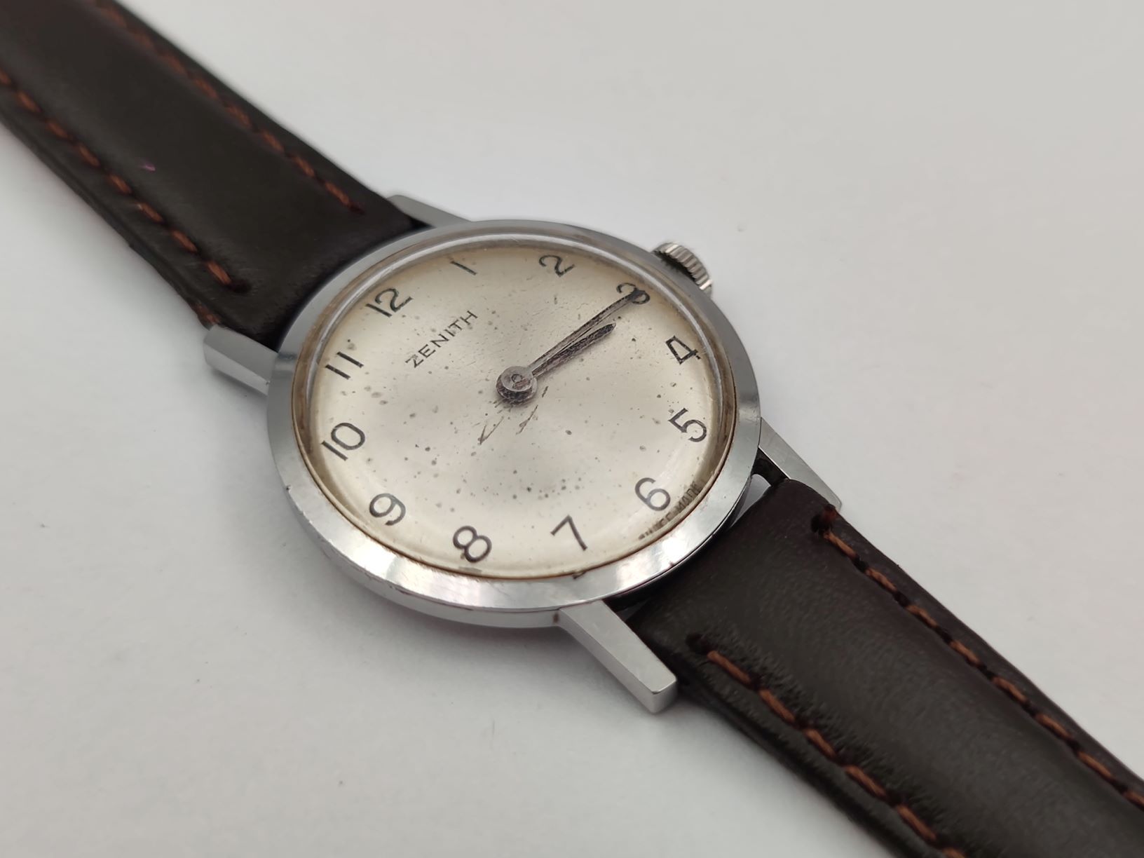 Vintage Ladies' ZENITH Hand Wind Cal 1520 Arabic Dial - NEEDS SERVICE / REPAIRS – Image 1