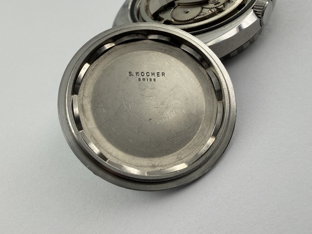 Vintage ROYCE Leadership Automatic Diver 20 ATM Cal AS 2066 Degrade Dial - 43 mm – Image 10