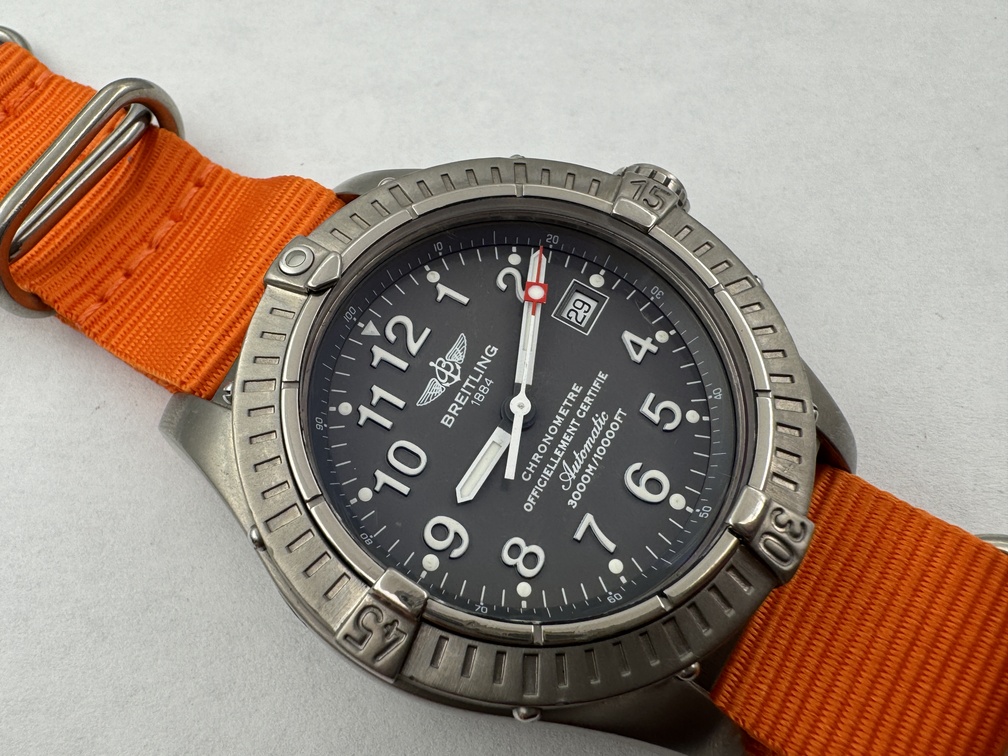 BREITLING Avenger Seawolf E17370 Titanium Gray Dial Cal ETA2824-2 Automatic 44 mm – Image 3