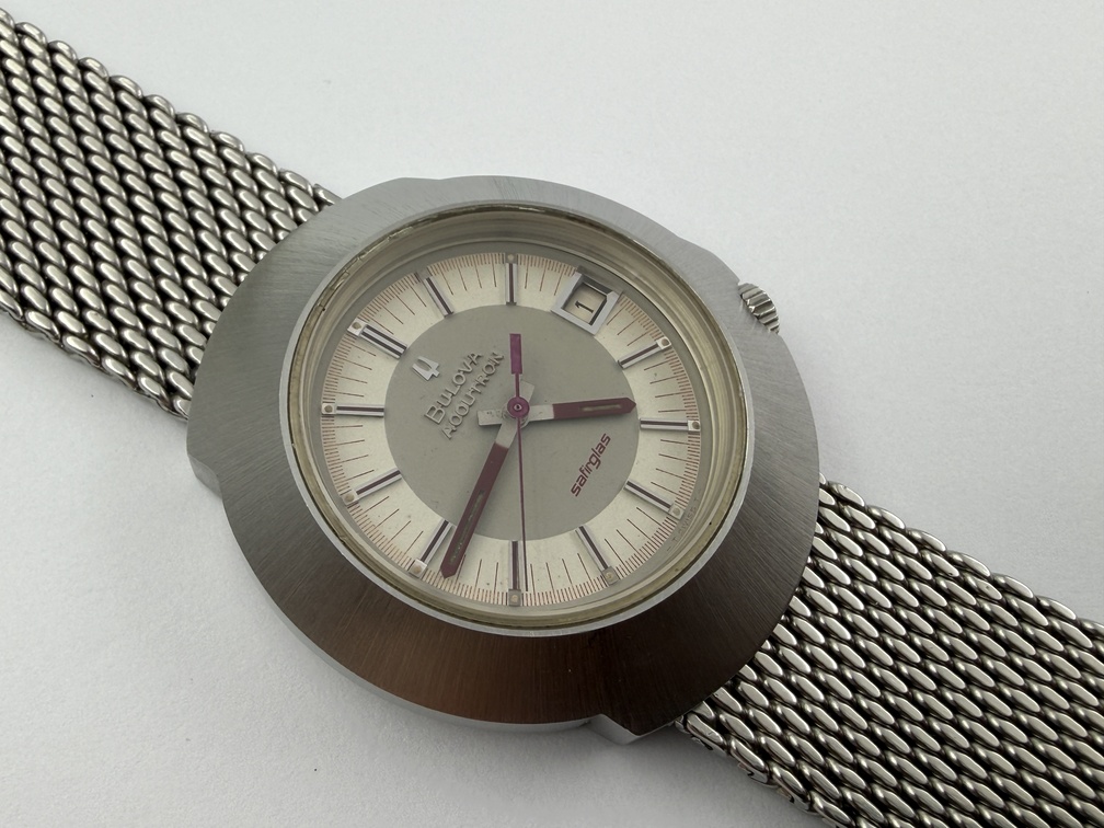 Vintage Bulova Accutron N1 "Sputnik" Safirglas Gray/Red Dial Cal 2181F - 40 mm – Image 2