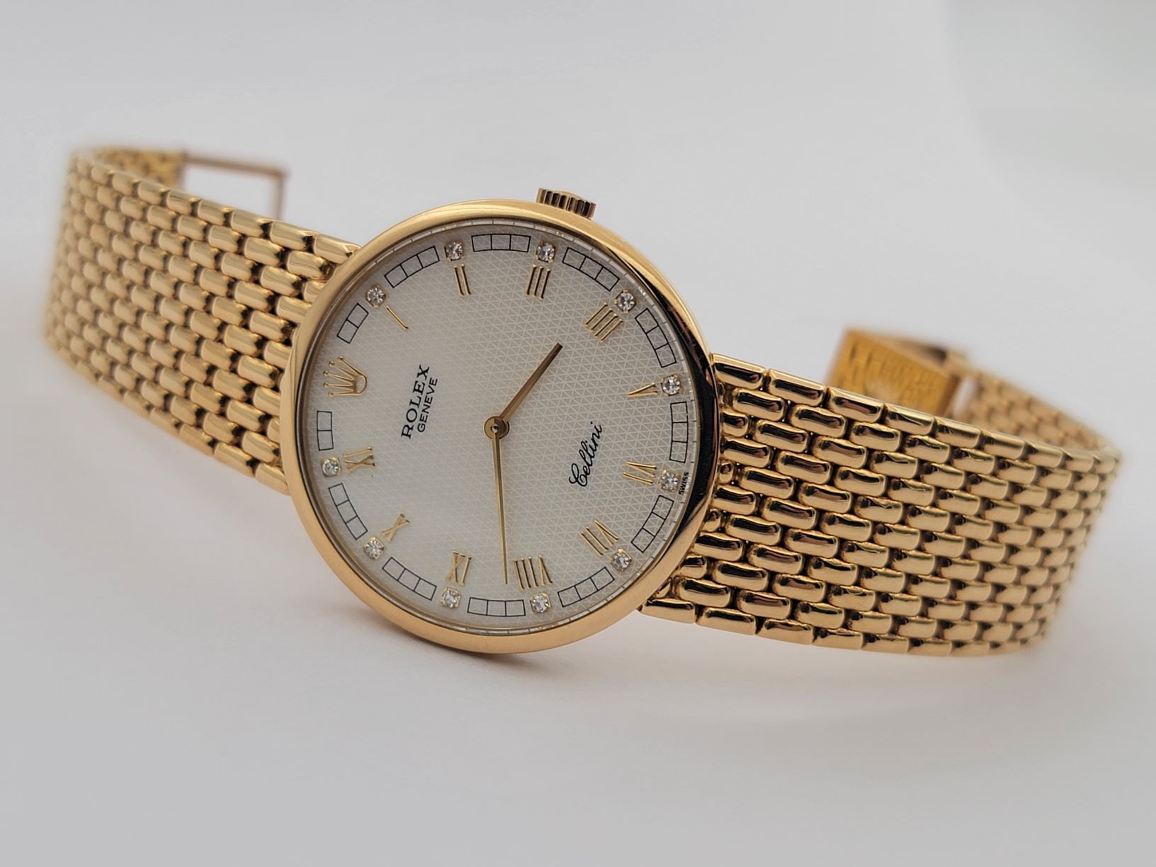 ROLEX Cellini 5042 Manual Wind 18K Yellow Gold Mother of Pearl Dial & Diamonds - 32 mm – Image 2