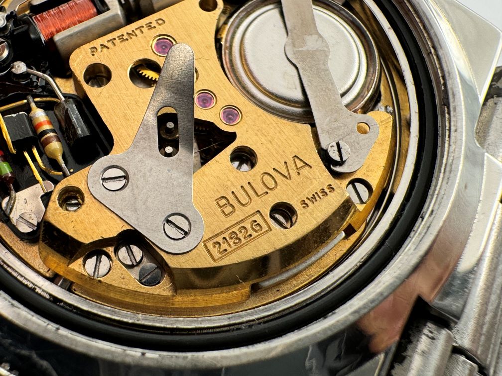 Vintage BULOVA 7526 Accutron Snorkel 666 Feet Bakelite Bezel Cal 2182G - 40 mm – Image 12