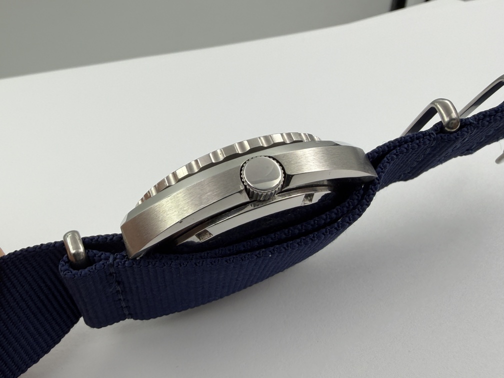 Vintage ROYCE Leadership Automatic Diver 20 ATM Cal AS 2066 Degrade Dial - 43 mm – Image 3
