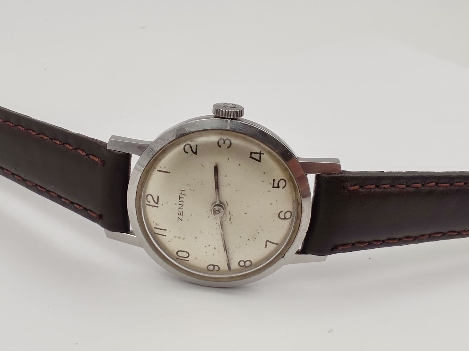 Vintage Ladies' ZENITH Hand Wind Cal 1520 Arabic Dial - NEEDS SERVICE / REPAIRS – Image 7