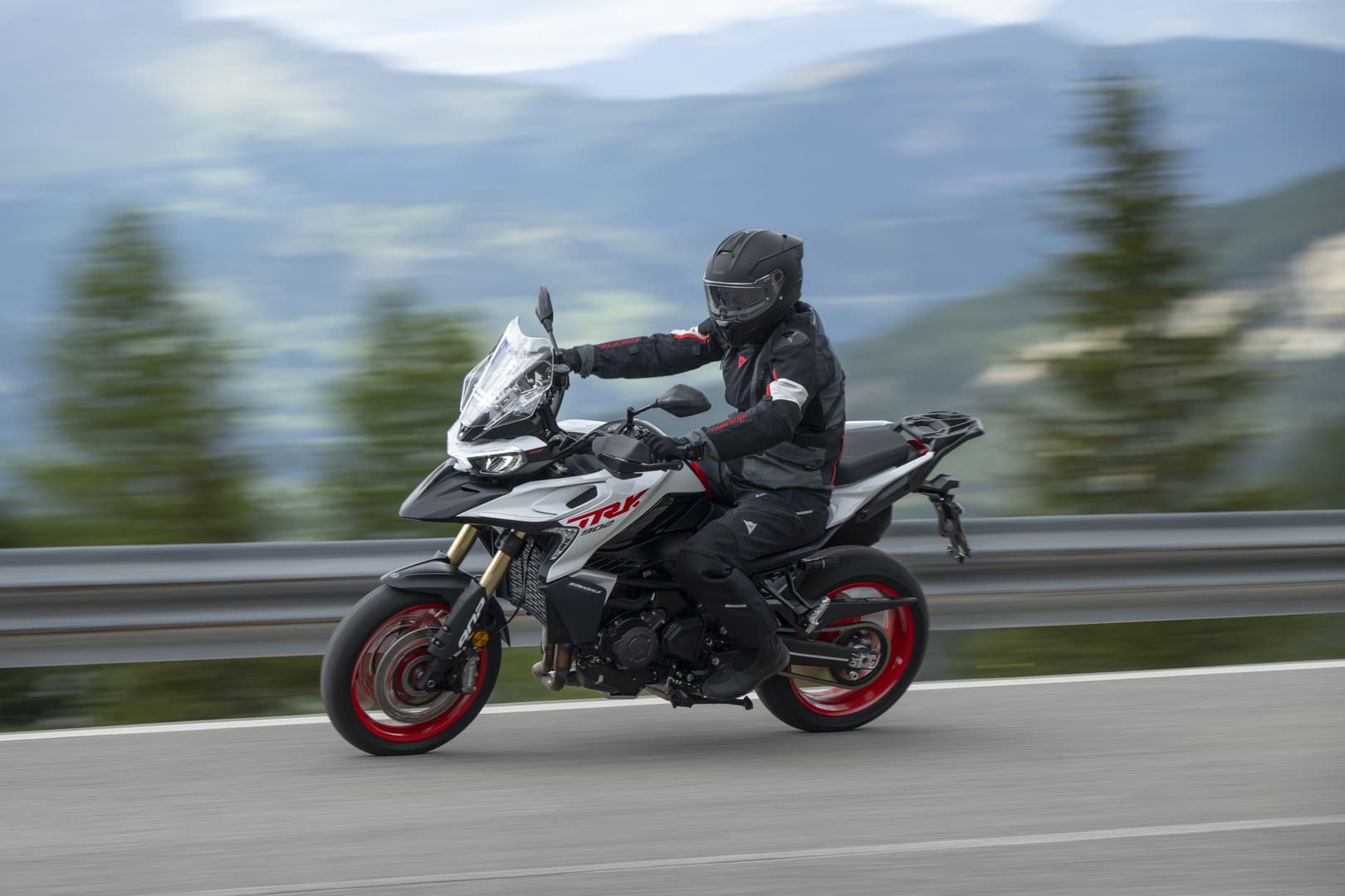 Mota Benelli TRK 902 STRADALE – Image 21