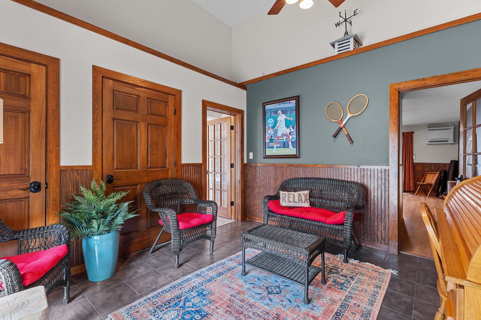 The Clubhouse: King Suite – Image 5