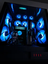 Custom Gaming PC/ Ryzen 7 9700X / 32GB/ 1TB NVMe/ RTX 5070 3X Fans – Image 1