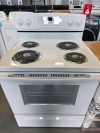 Amana YACR4303MFW9 Electric Range – Image 1