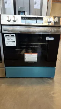 Frigidaire FCFE306CAS 30" Front Control Electric Range – Stainless Steel – Image 3