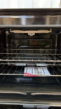 Frigidaire FCRE306CASD 30" Freestanding Electric Range – Stainless Steel – Image 4