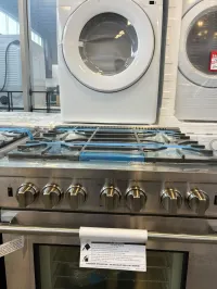 Blomberg BDFP34550SS 30 Inch Pro Style Dual Fuel Range with 5 Sealed Burners Total, 2 20,000 BTU Wok Burners, Simmer Burner – Image 3