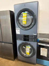 Electrolux ELTE730CAD Laundry Center – Image 1