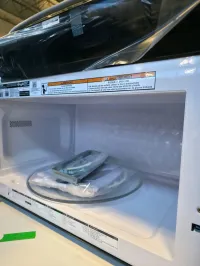 Frigidaire Gallery GMOS1962AFB 30" Over-the-Range Microwave – Image 3