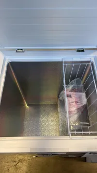 Hisense FC50C7AWD 5 Cu. Ft. Convertible Chest Freezer – Image 4