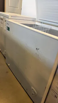 Hisense Chest Freezer 8.8 cub. ft. – Image 2