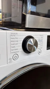 LG DLHC1455W – 4.2 Cu. Ft. Compact Heat Pump Ventless Dryer – Image 4