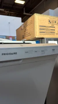 Frigidaire FFCD2413UW8B 24-inch built-in dishwasher – Image 4