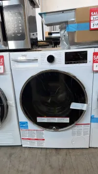 Blomberg WM98220SX 24" Front Load Washer – Image 1