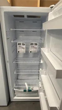 Hisense FV14C7AWE 14 Cu. Ft. Convertible Upright Freezer – Image 3