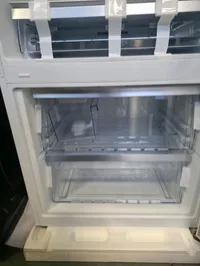 Beko BFBF30116WHIM 30" Counter-Depth Bottom Freezer Refrigerator – Image 4