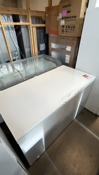 Frigidaire FFCL1542AW Chest Freezer – Garage Ready – Image 3