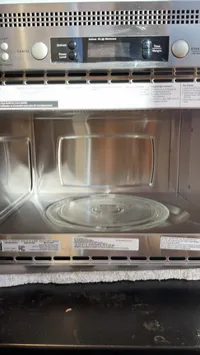 Whirlpool UMH50008HS-0 24” Space-Saving Microwave Hood Combination – Stainless Steel – Image 5