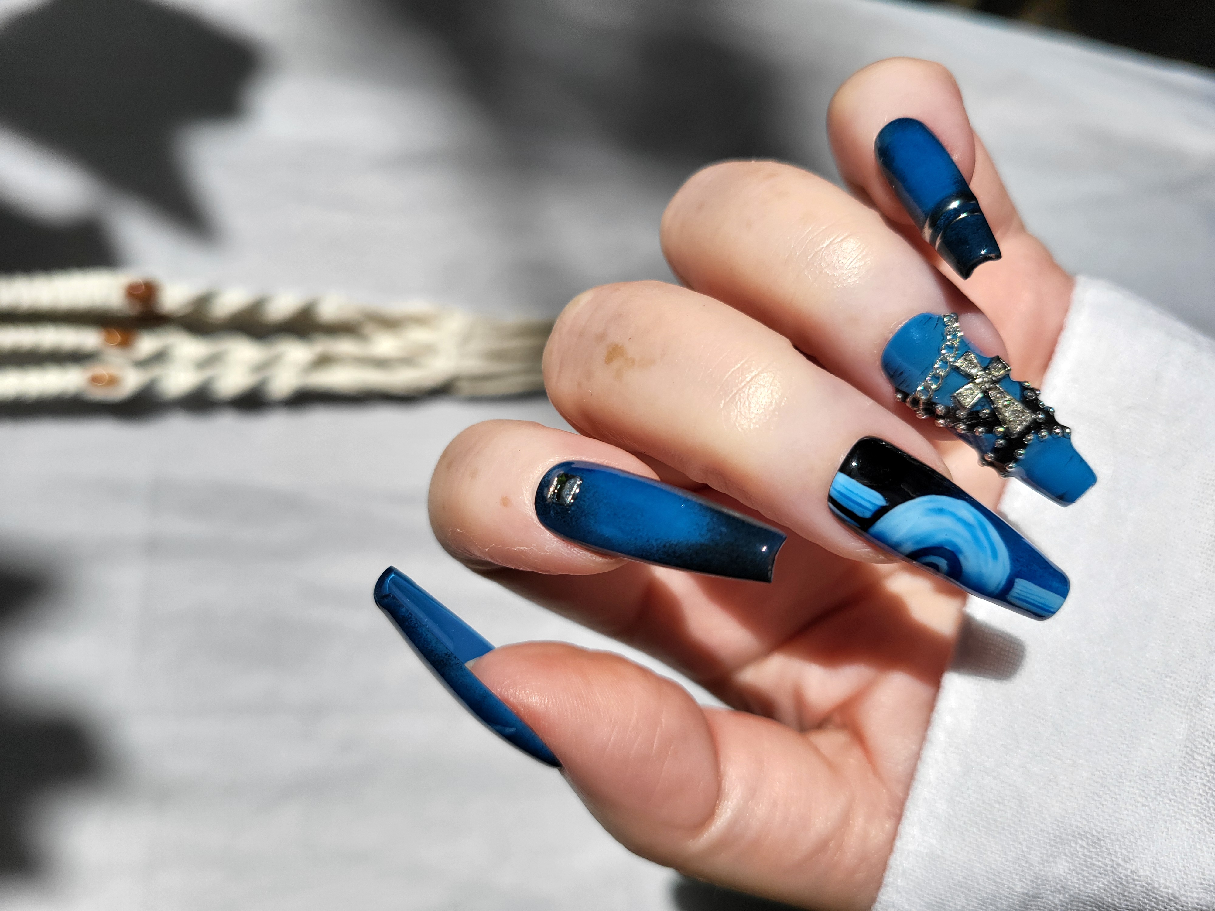 Mingi FIX OFF-Inspired Press-On Nails | Blue Black Graffiti, Gothic Chains & 3D Statement Art – Image 4