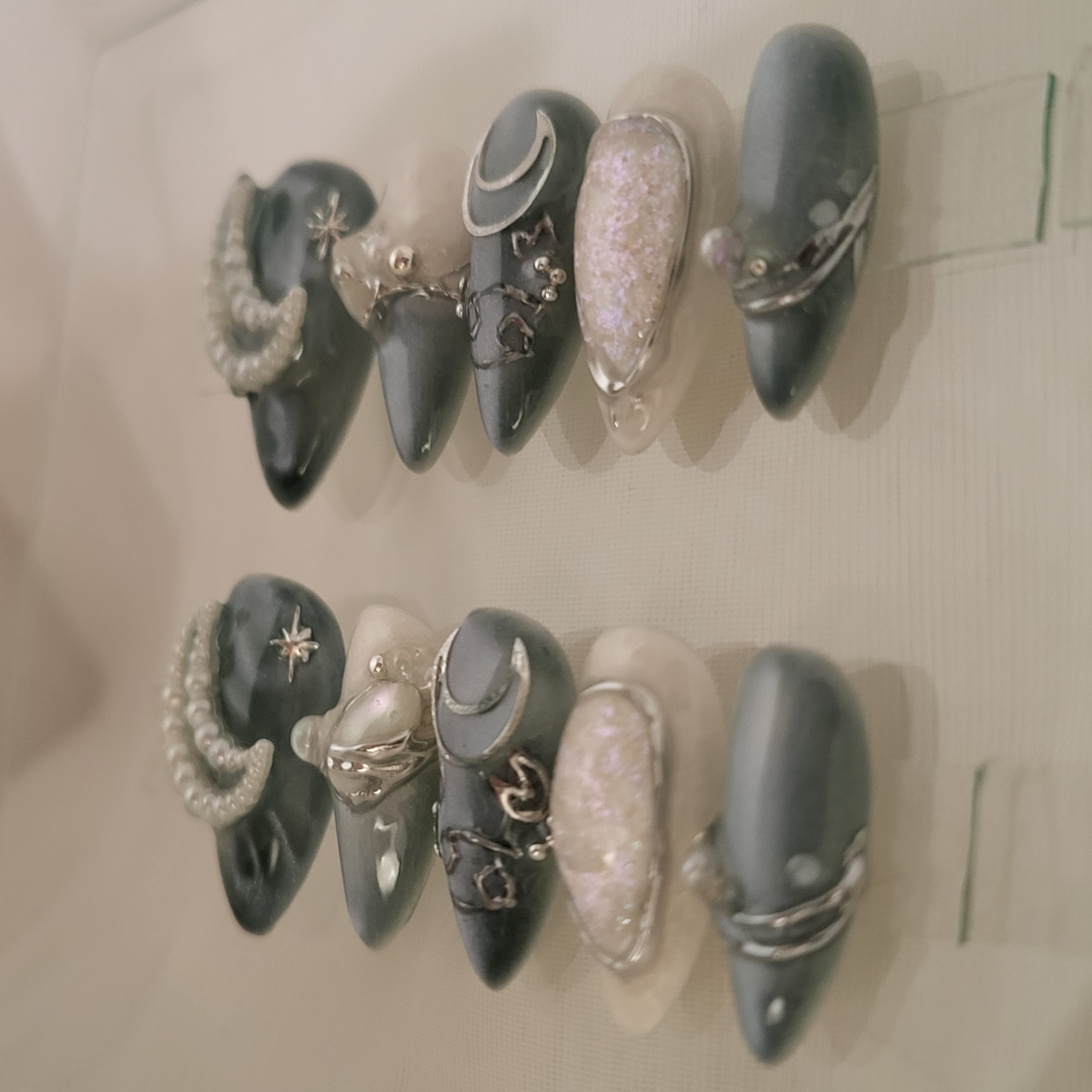 Cancer Zodiac Press-On Nails | Blue Cat-Eye, Pearl & Chrome Celestial Nails – Image 5