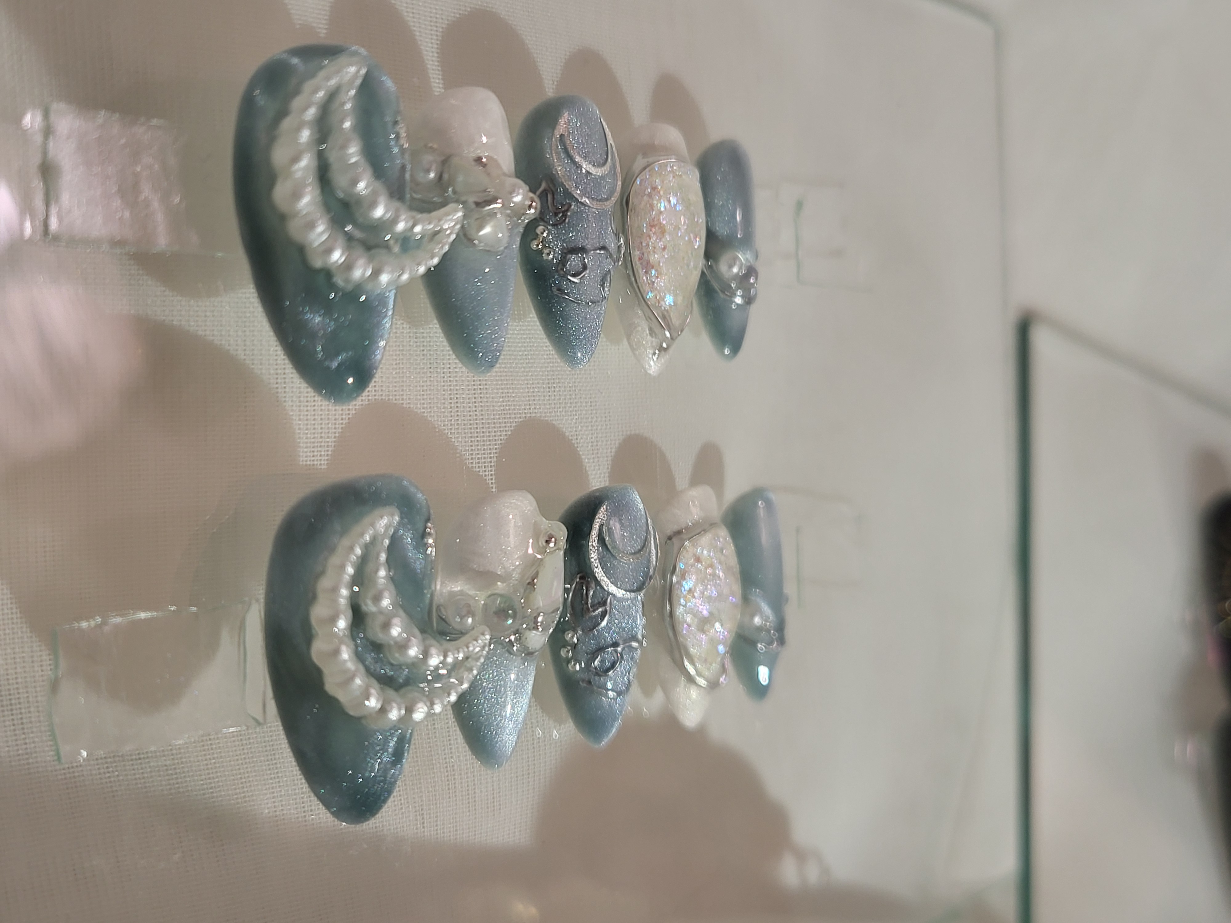 Cancer Zodiac Press-On Nails | Blue Cat-Eye, Pearl & Chrome Celestial Nails – Image 2