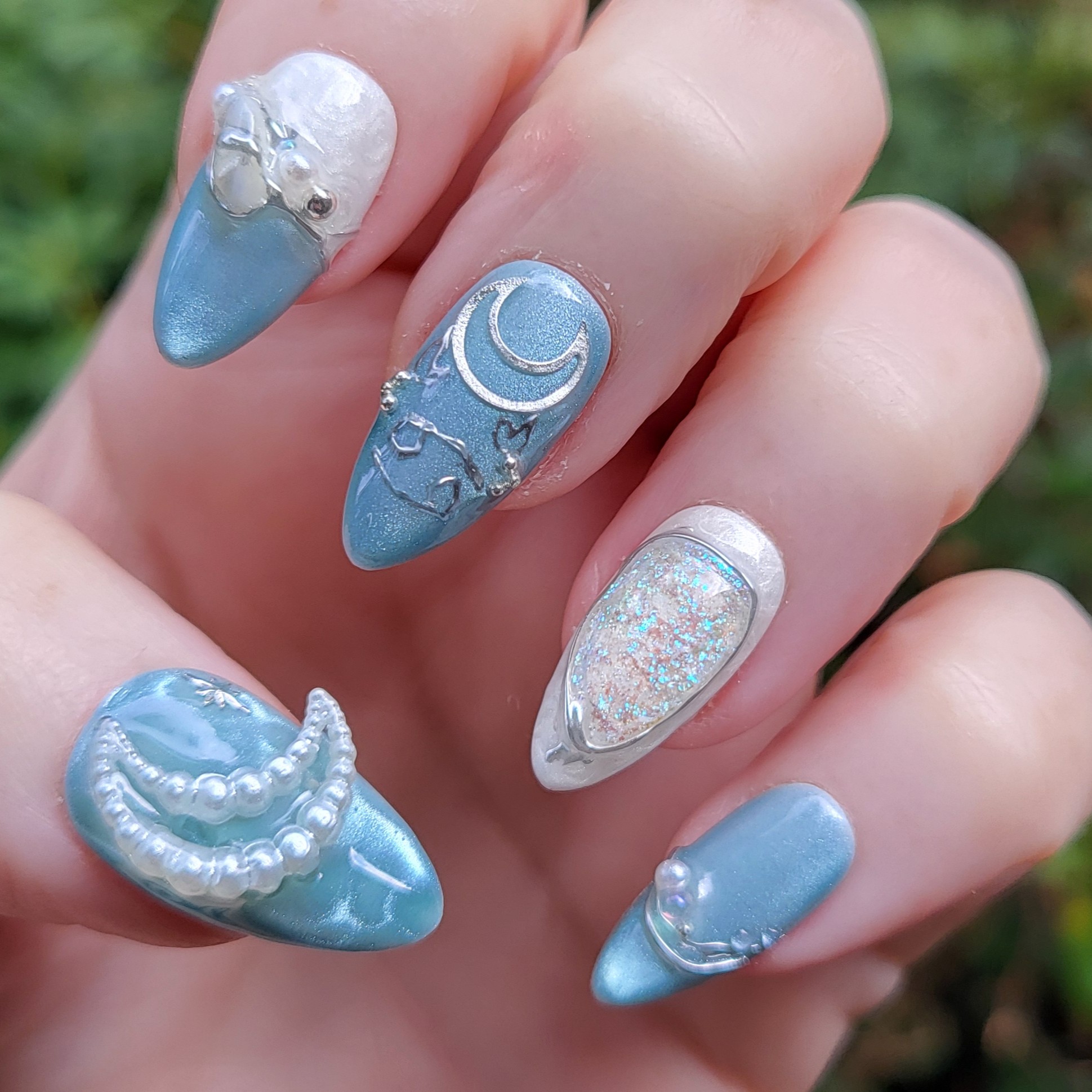 Cancer Zodiac Press-On Nails | Blue Cat-Eye, Pearl & Chrome Celestial Nails – Image 6