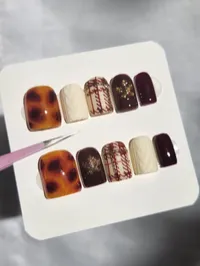 Cider Plaid Short Press-On Nails — Casual Friday Collection – Image 1