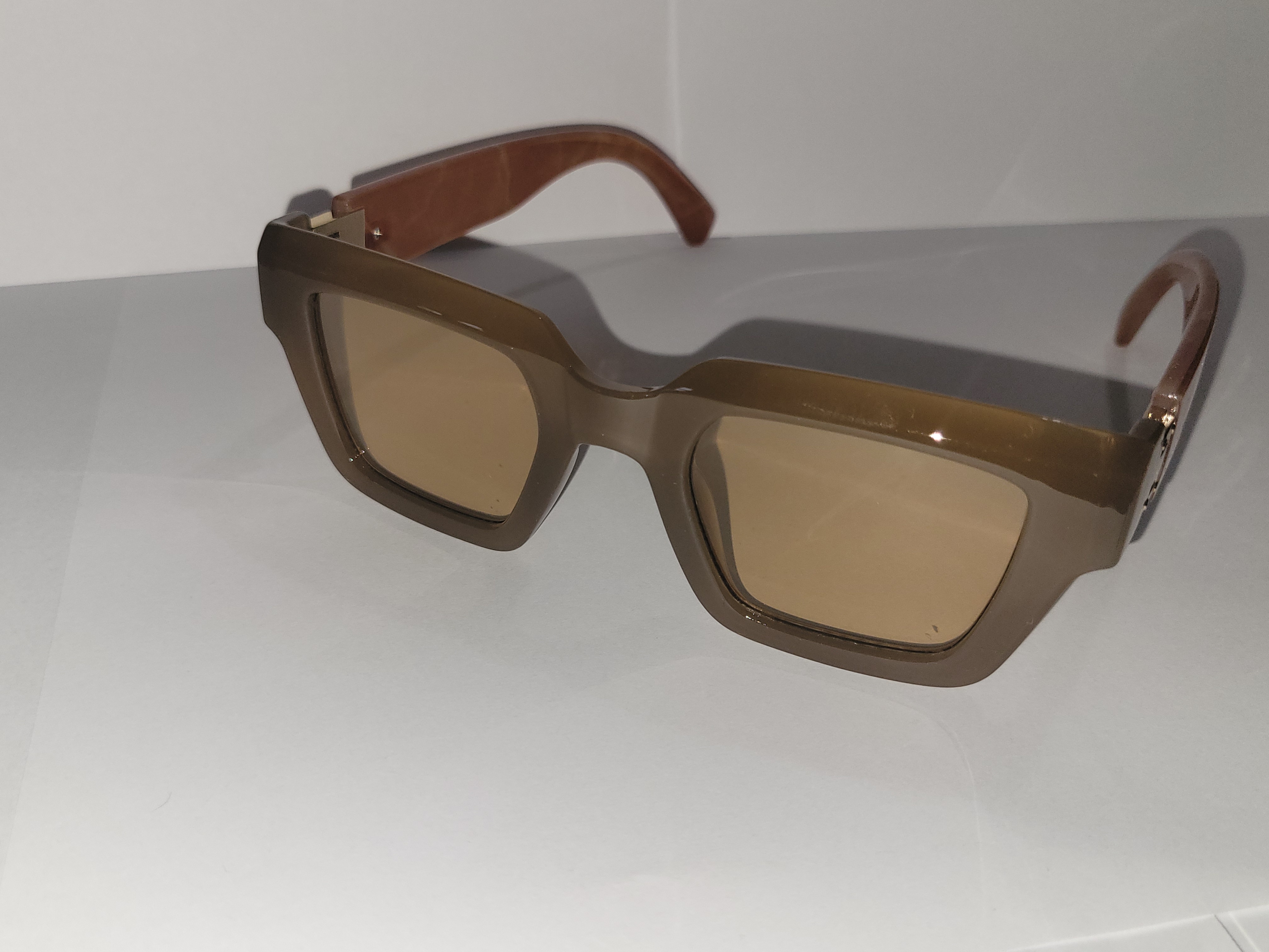 #15-Brown or Grey Framed Women's Sunglasses – Brown Framed
