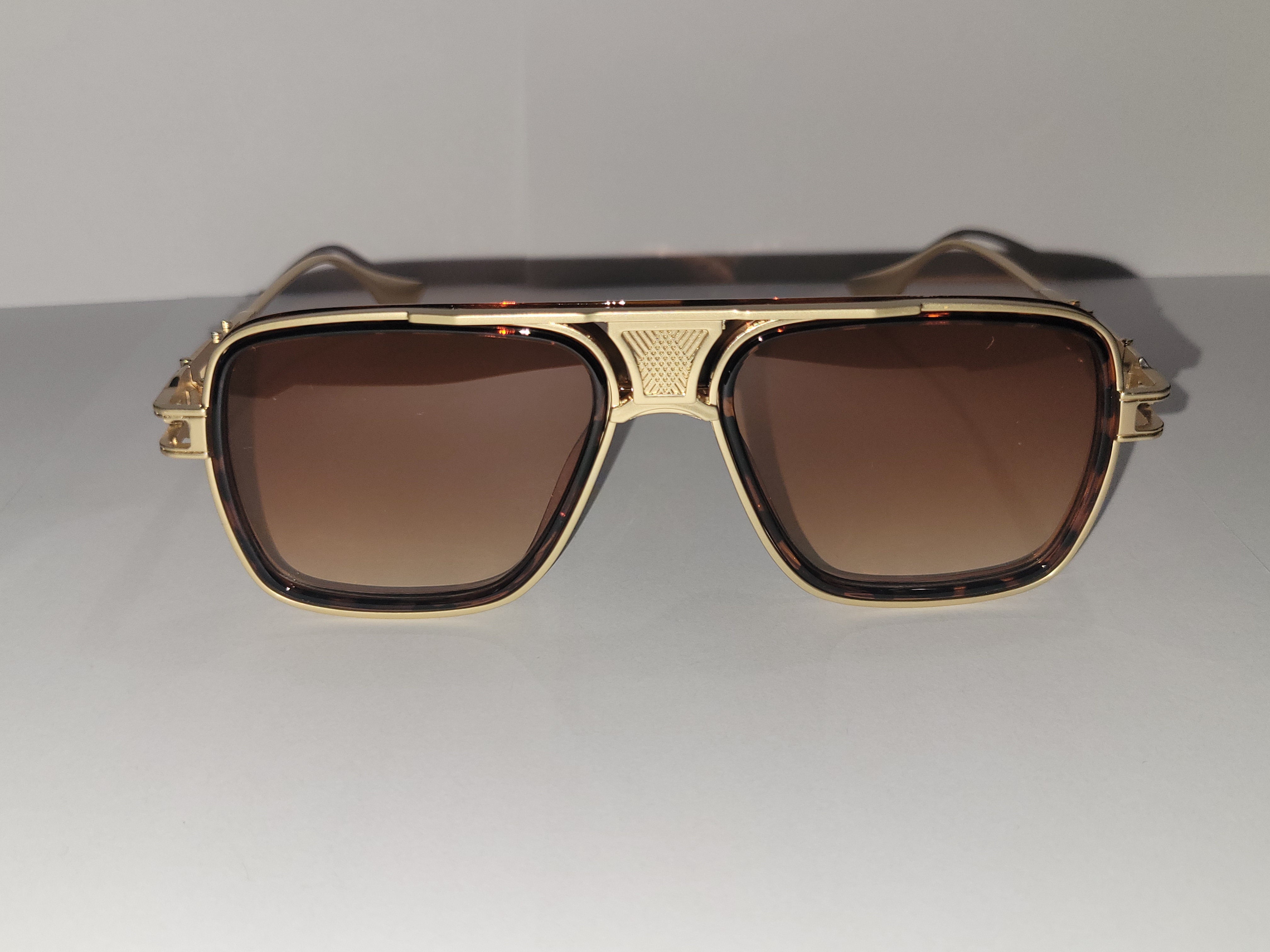 #17-Men's Sunglasses, Gold-framed with Brown Lenses – Image 2