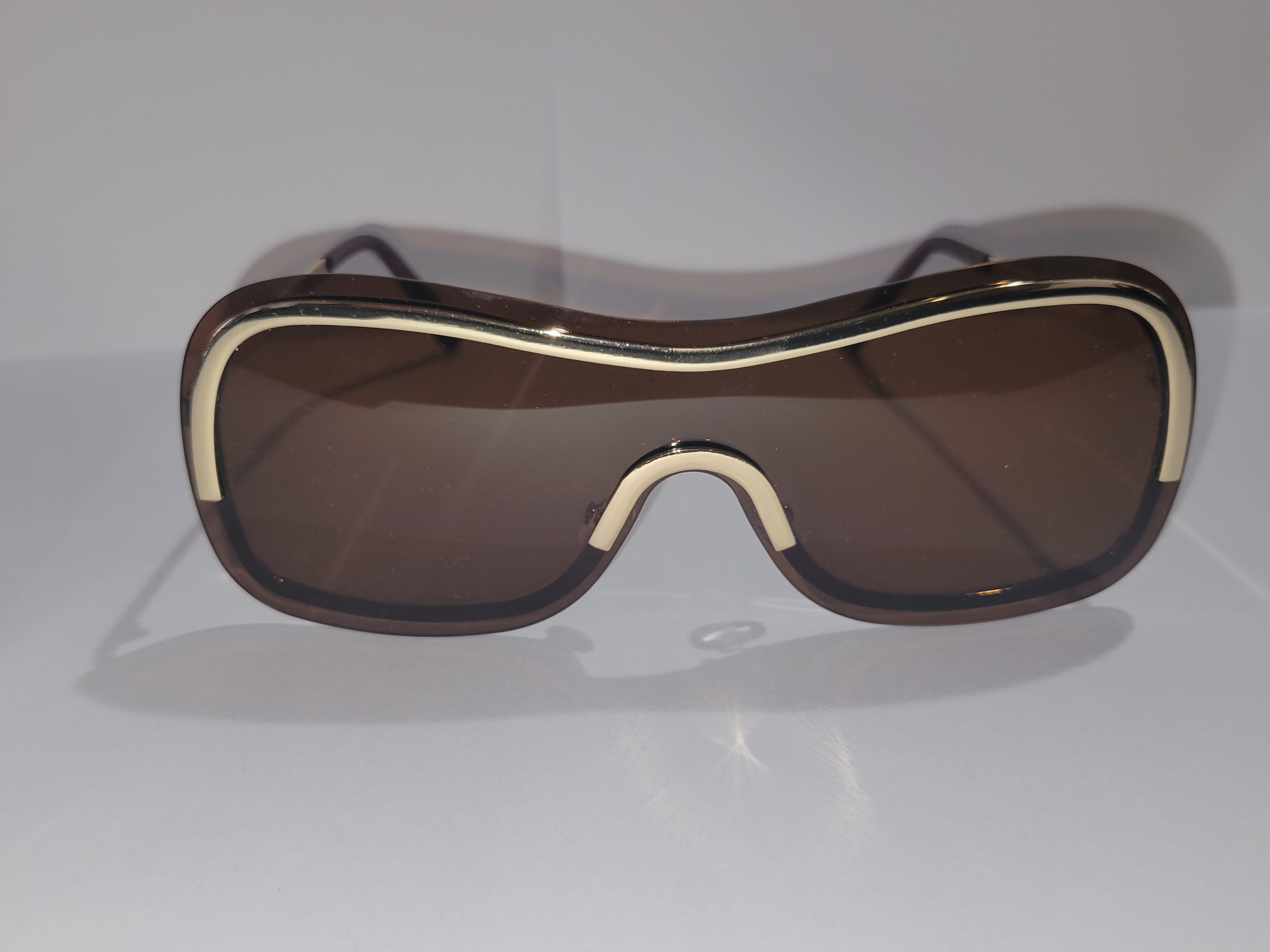 #25-Rimless Reality Sunglasses – Image 2