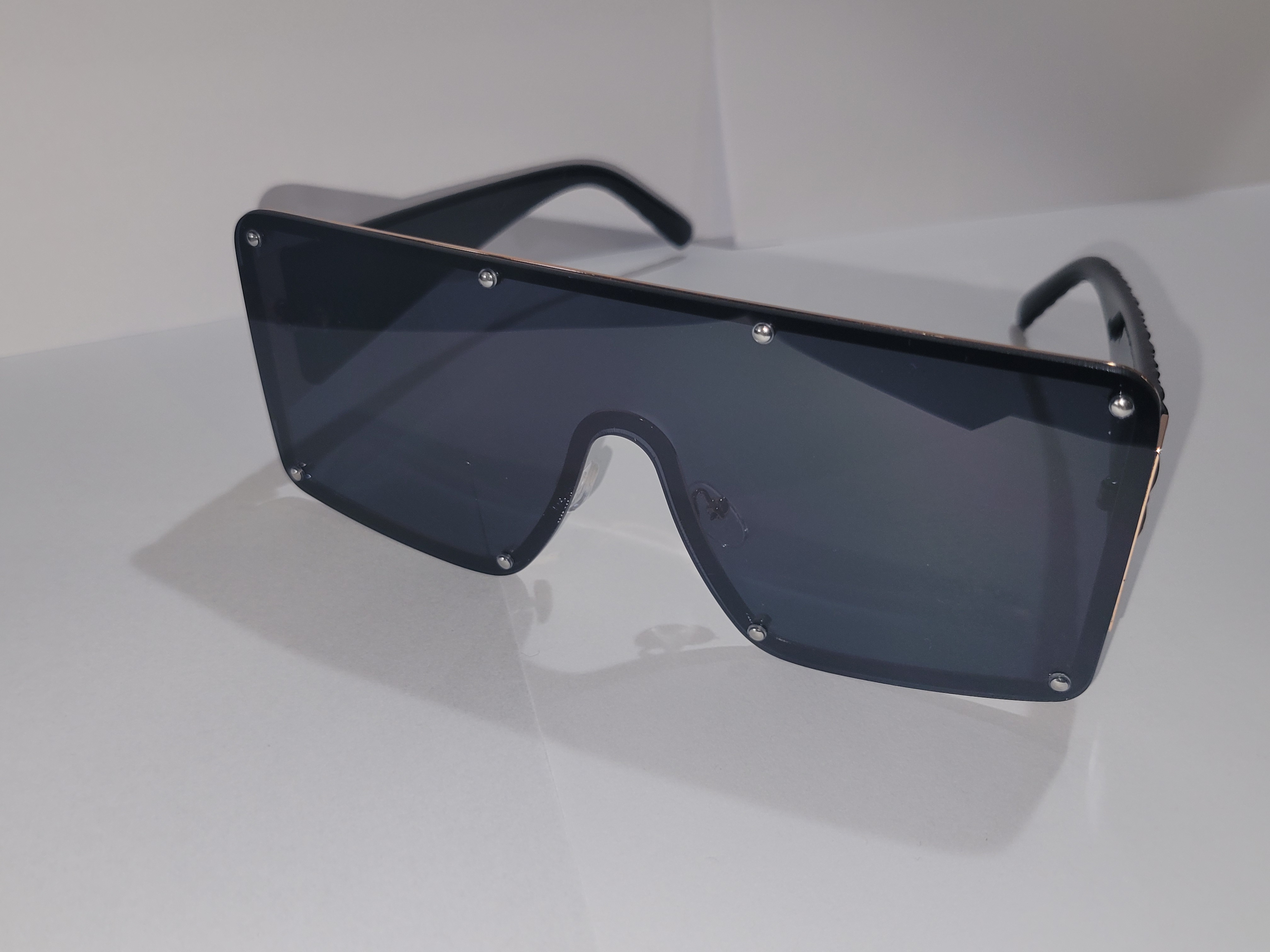 #27-Oversized Diva Squared Sunglasses – Image 2