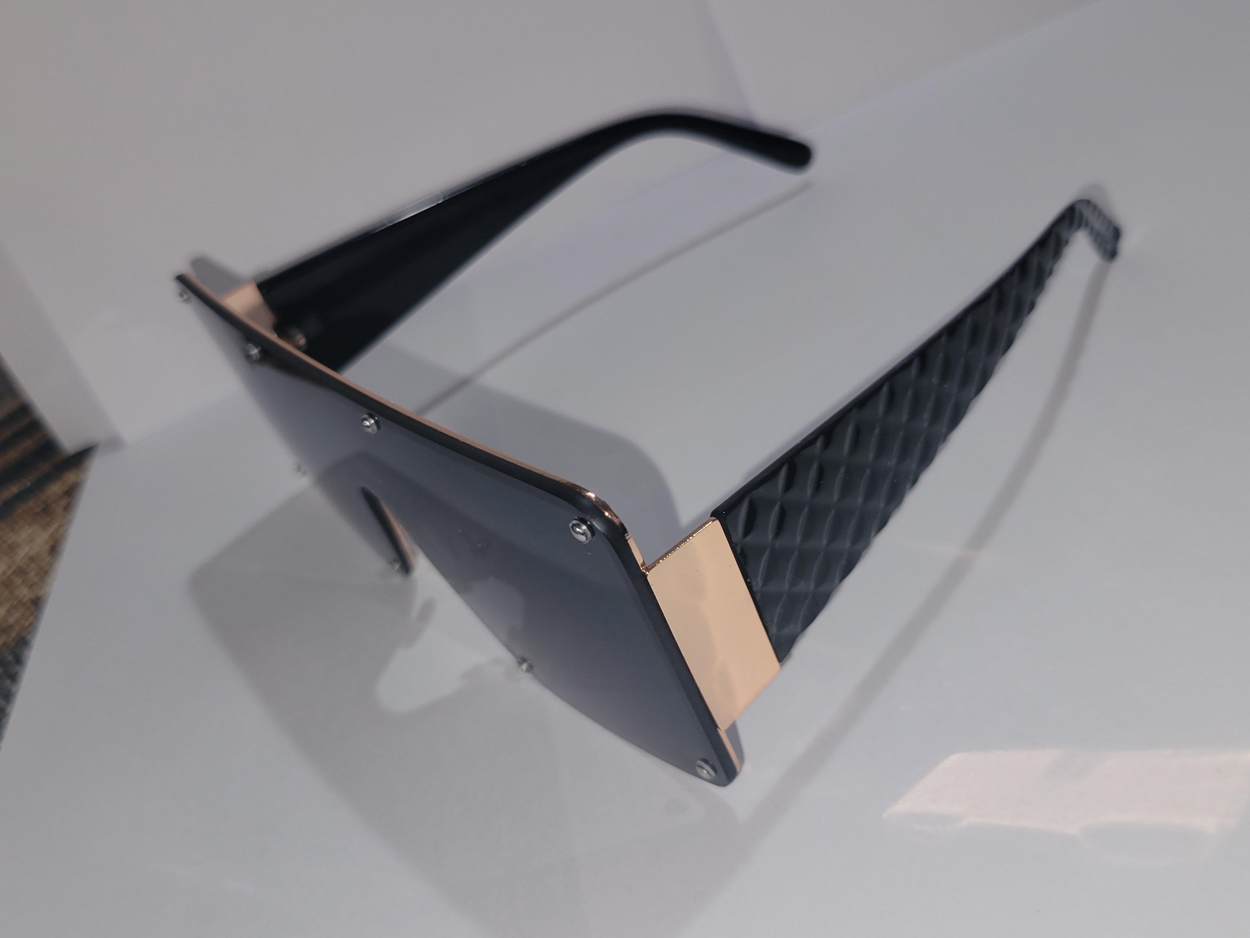 #27-Oversized Diva Squared Sunglasses – Image 3