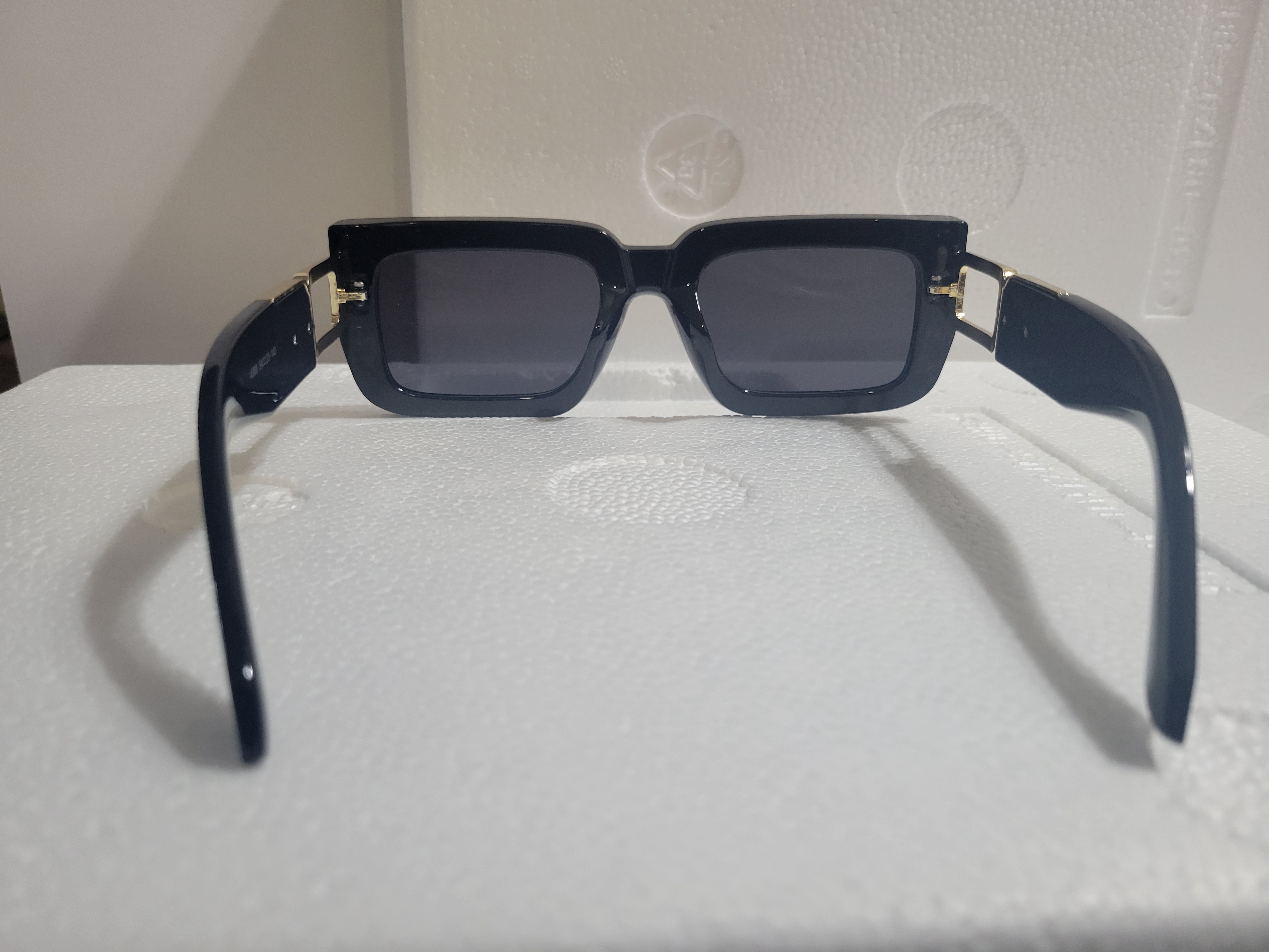 #41- Luxury Vibe Sunglasses (Dark or Grey Available) – Image 4