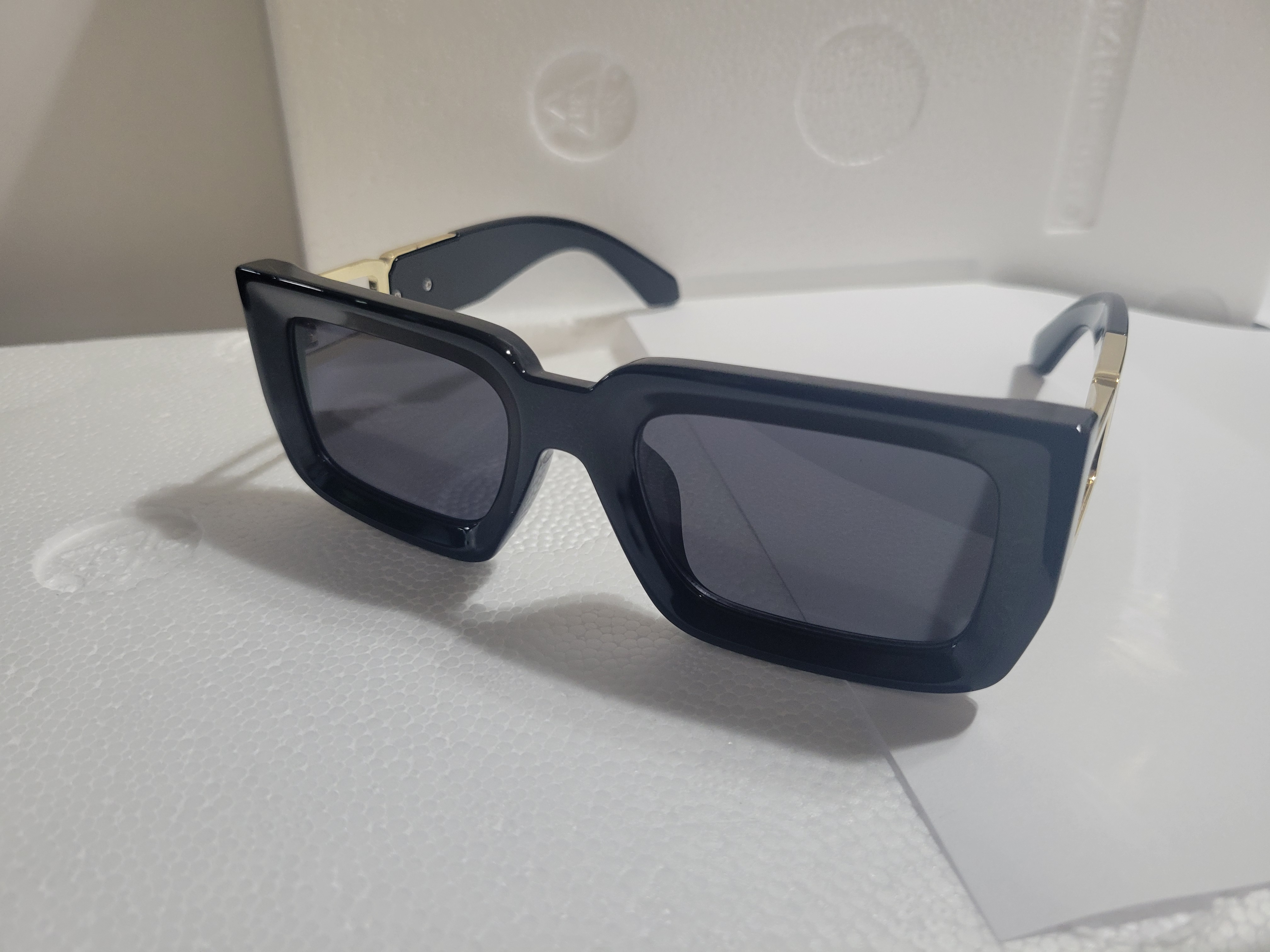 #41- Luxury Vibe Sunglasses (Dark or Grey Available) – Dark Frames