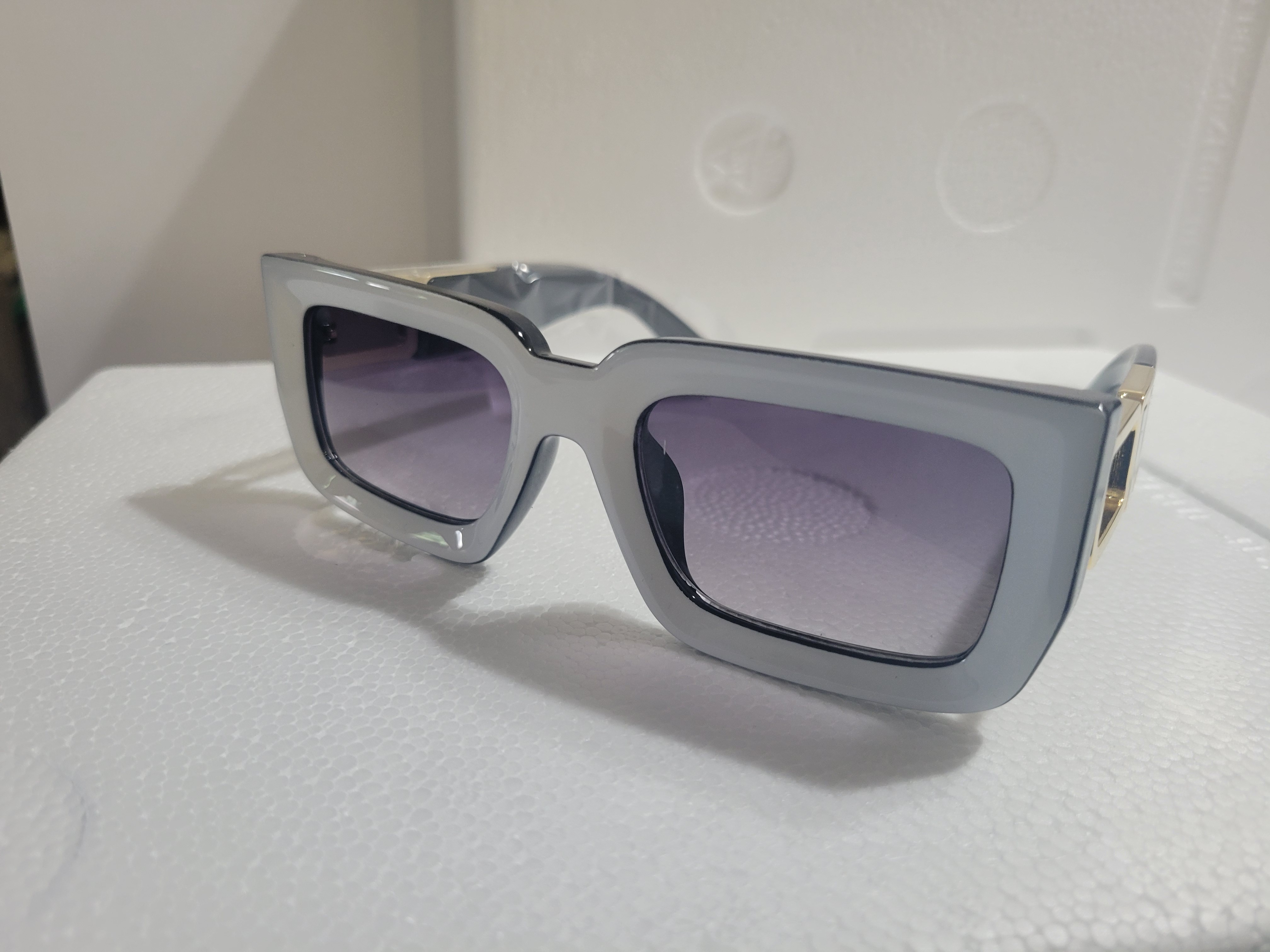 #41- Luxury Vibe Sunglasses (Dark or Grey Available) – White Frames