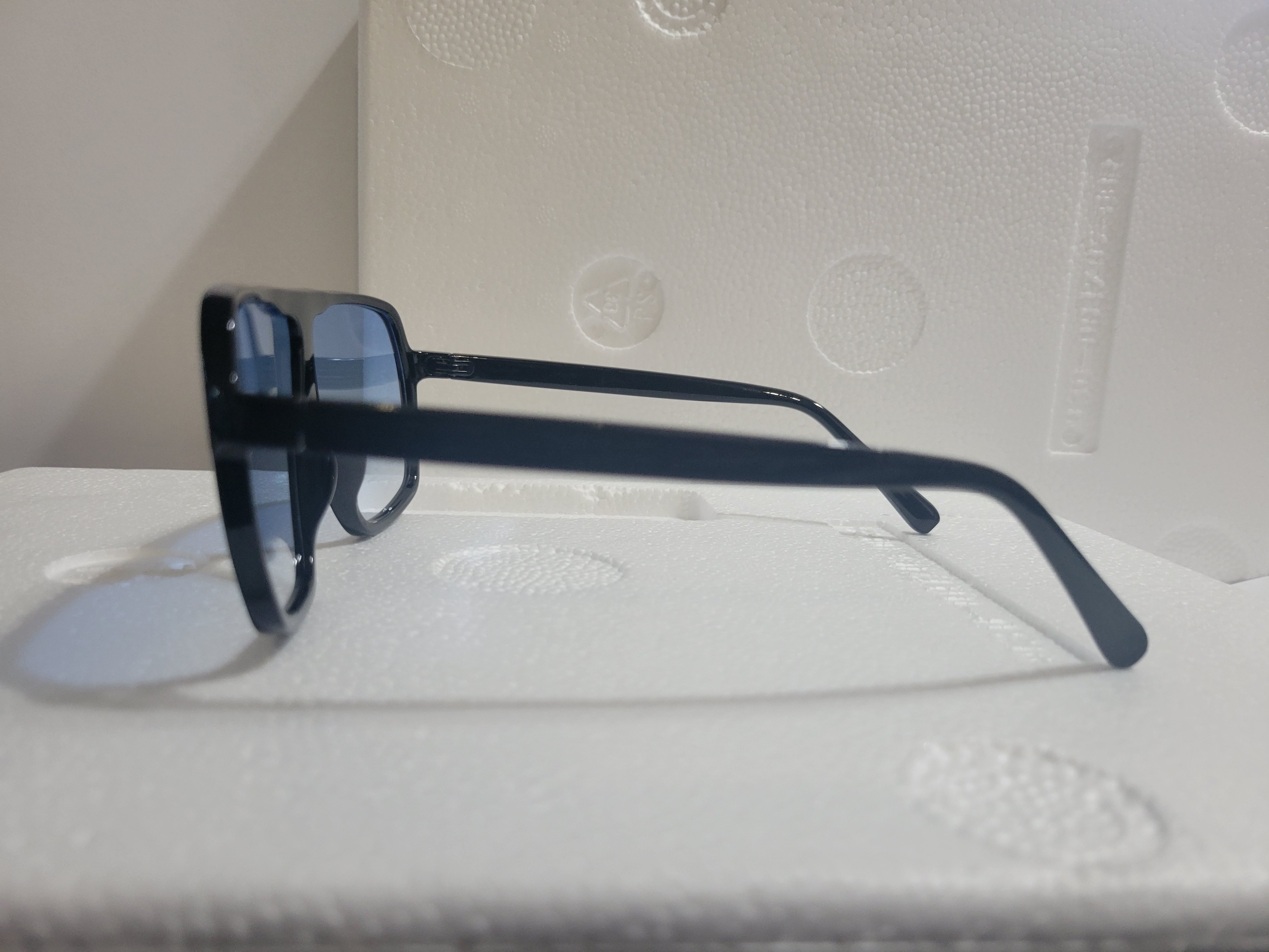 #48- Oversized Sunglasses Light Blue Shaded – Image 4