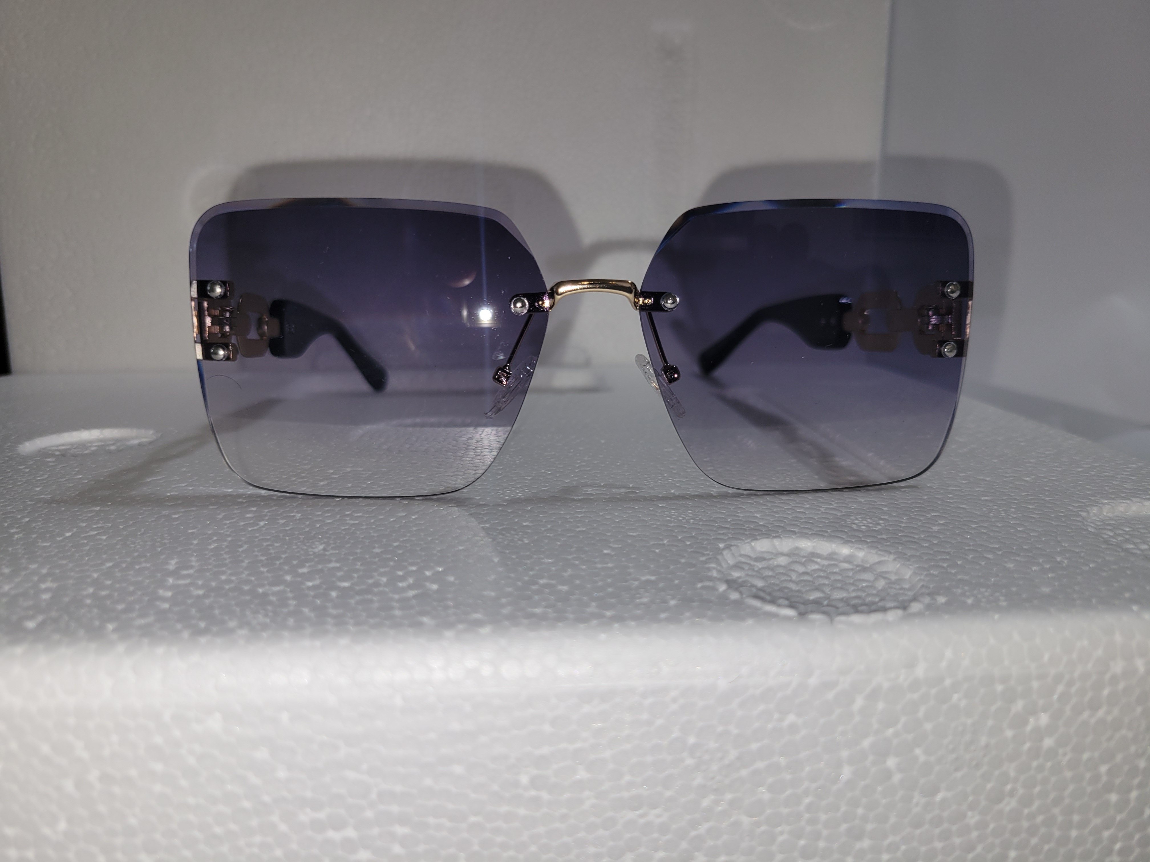 #72-Rimless Purple and Gold Link Sunglasses – Image 1