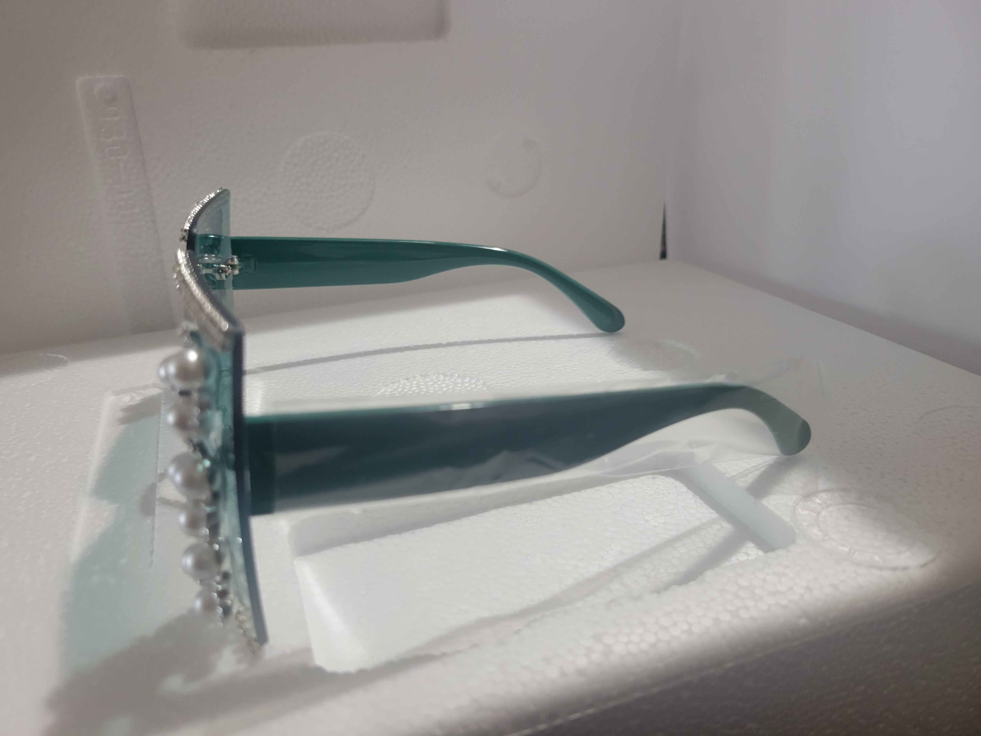 #32-No Rim, All Magic Sunglasses for Women – Image 7