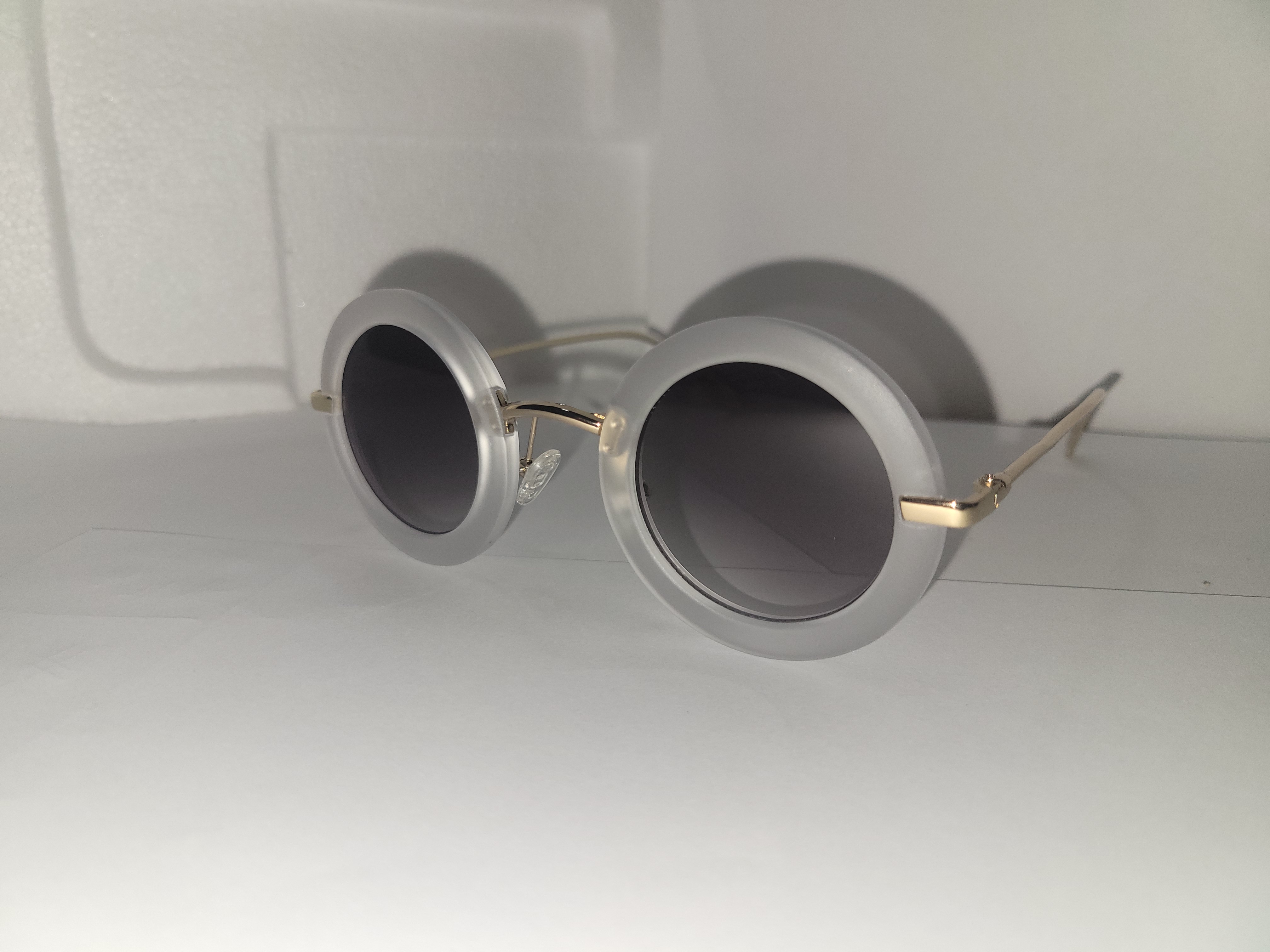 #236-Circular Frames, 2 Kinds of Affair! – Image 2