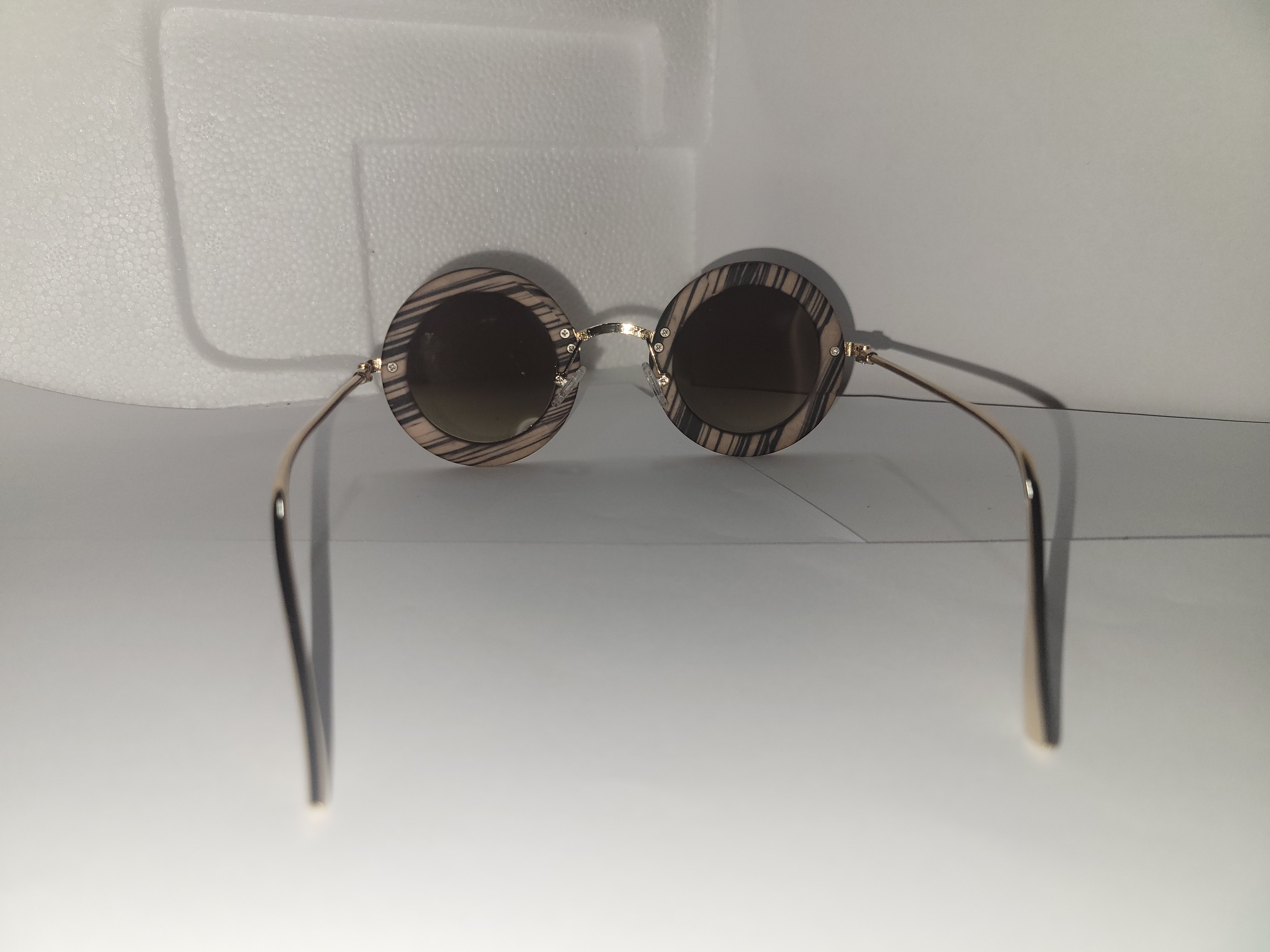 #236-Circular Frames, 2 Kinds of Affair! – Image 8