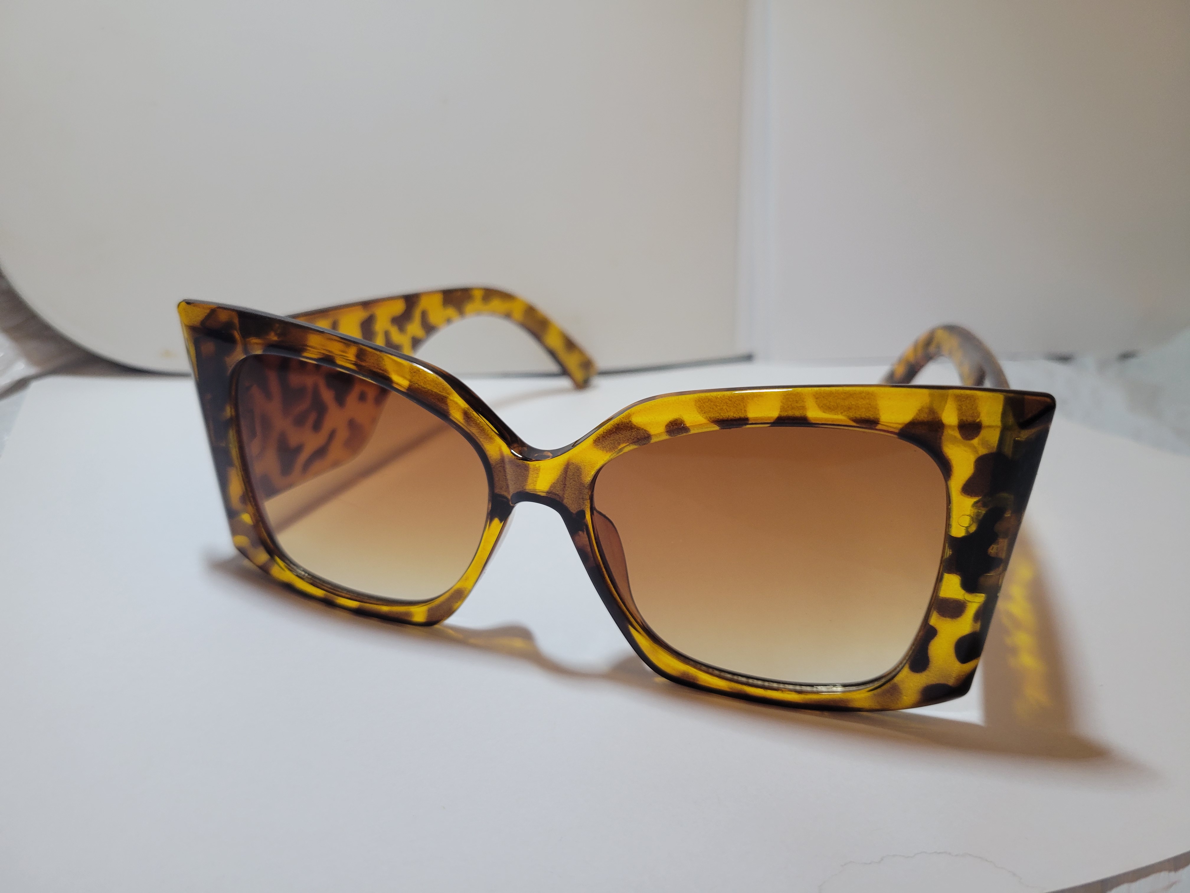 #298- Tortoise Cat-Eye Frames with Flare – Image 1