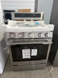  LG stove – Image 1
