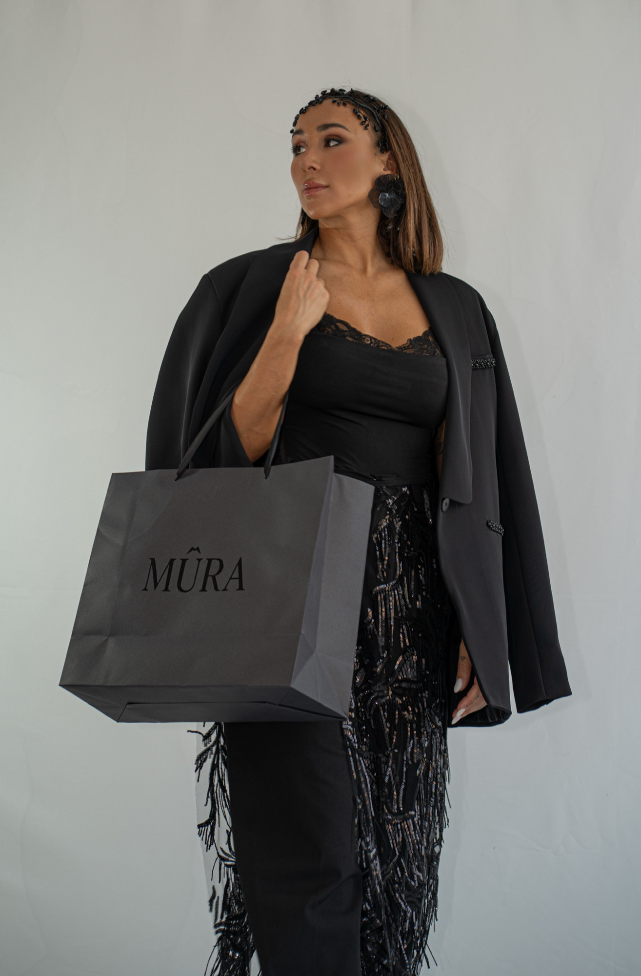 Sobrefalda Negra Bordado Lentejuelas – Image 3